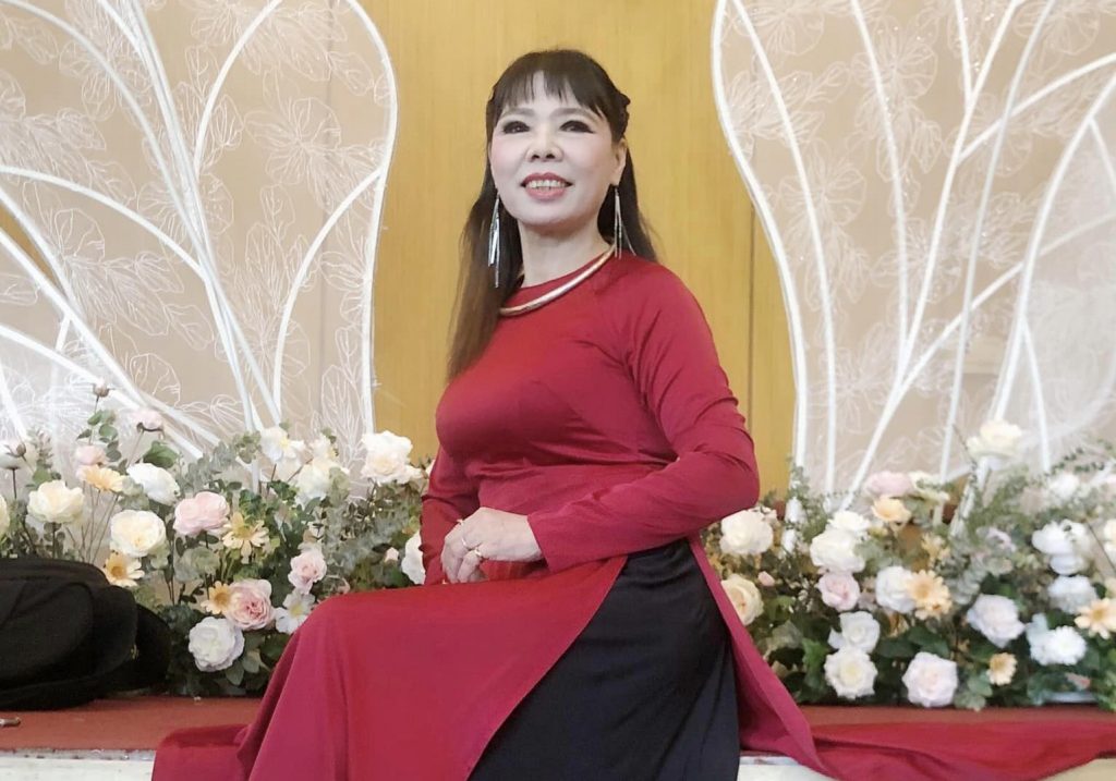 Tiểu sử ca sĩ - nghệ nhân HƯƠNG LÀI